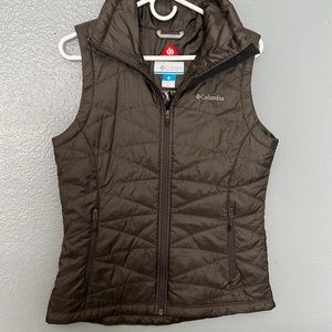 Brand new Columbia Zip up vest